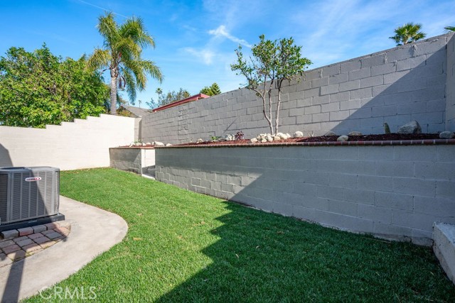 Detail Gallery Image 20 of 35 For 7861 Pinyon Ave, Fontana,  CA 92336 - 3 Beds | 2 Baths