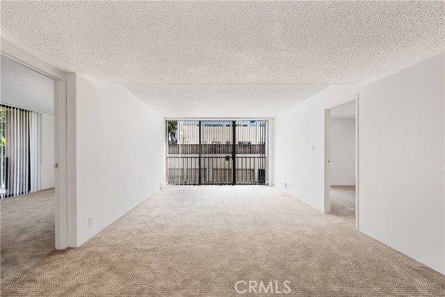 Detail Gallery Image 3 of 26 For 1750 E Ocean Bld #201,  Long Beach,  CA 90802 - 2 Beds | 2 Baths