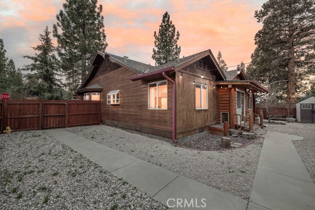 Detail Gallery Image 9 of 49 For 457 E Mountain View, Big Bear City,  CA 92314 - 3 Beds | 2 Baths