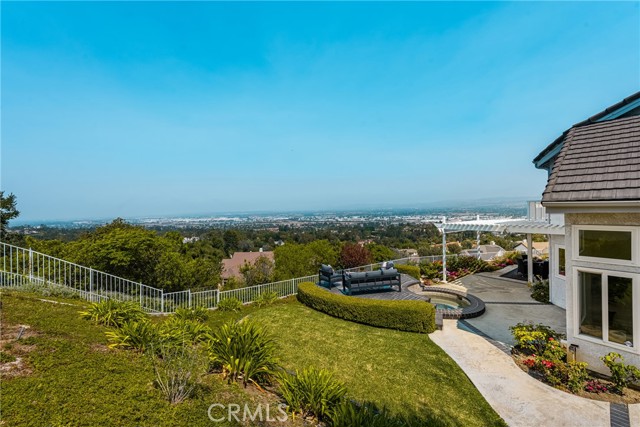 580 S Londerry Ln, Anaheim Hills CA: https://media.crmls.org/medias/8947c24a-9f68-4df7-882a-686e003533a4.jpg