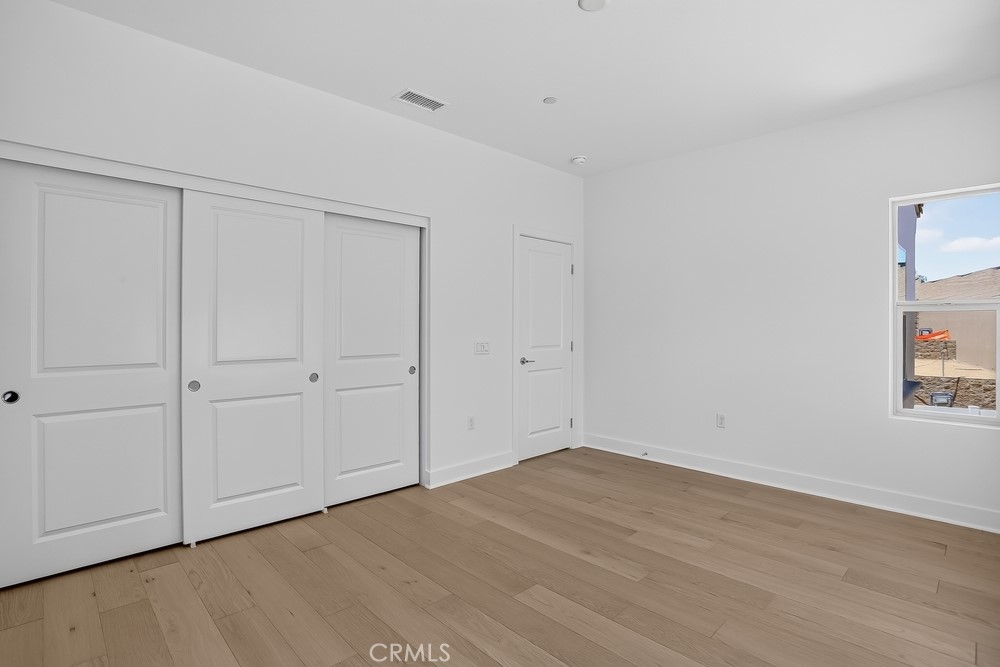 https://media.crmls.org/medias/8947e90c-bb23-4260-a2f4-0a8191ec0766.jpg?preset=X-Large
