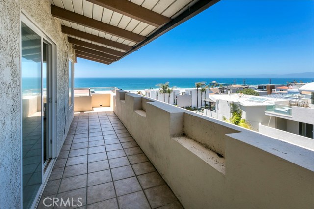 212 7th Street, Manhattan Beach, California 90266, 3 Bedrooms Bedrooms, ,3 BathroomsBathrooms,Residential,Sold,7th,SB17133904