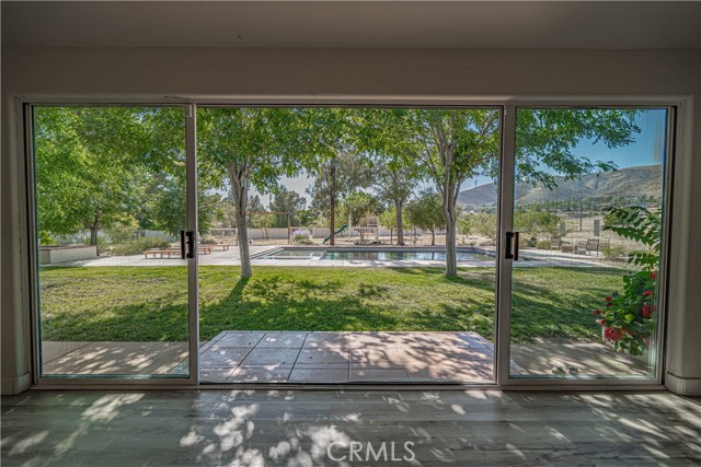 35356 Sierra Vista Drive, Agua Dulce CA: https://media.crmls.org/medias/894876fc-8d9e-42c2-9fbe-62efbe539e0e.jpg