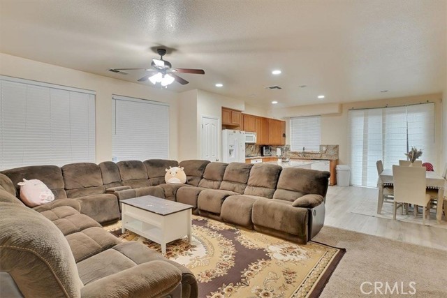 Detail Gallery Image 10 of 26 For 3545 Libby Ln, Yuba City,  CA 95993 - 3 Beds | 2 Baths