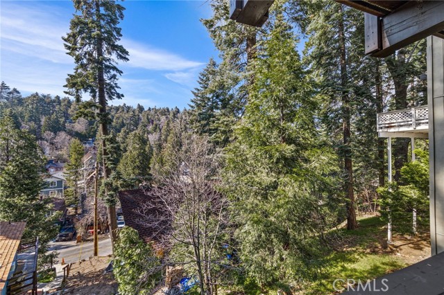 Detail Gallery Image 14 of 32 For 28224 Larchmont Ln, Lake Arrowhead,  CA 92352 - 3 Beds | 2 Baths