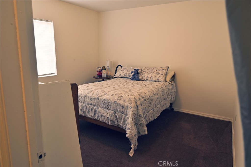 https://media.crmls.org/medias/8949891a-d2ef-476e-96e1-408630e72f36.jpg?preset=X-Large