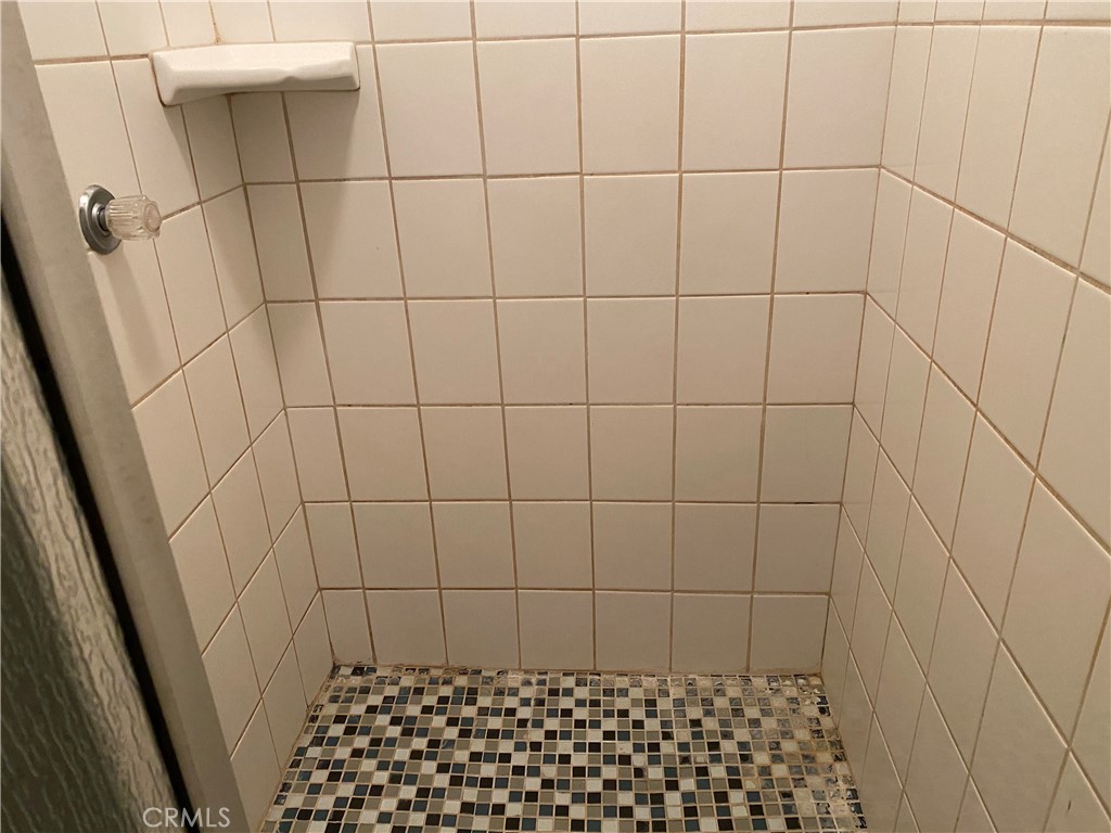 https://media.crmls.org/medias/8949fe79-4296-497e-be30-c5c33c8f4b0f.jpg?preset=X-Large