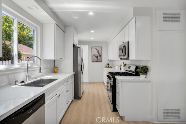 Detail Gallery Image 18 of 20 For 6456 Royer Ave, West Hills,  CA 91307 - 4 Beds | 2 Baths