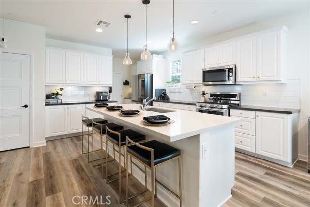 Detail Gallery Image 4 of 34 For 3664 E Happy Paseo, Ontario,  CA 91761 - 4 Beds | 3 Baths