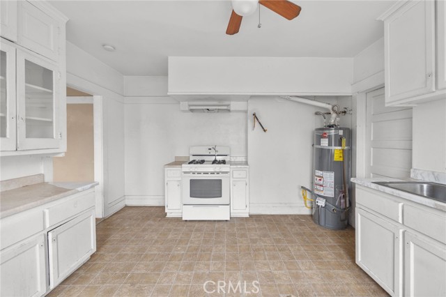 1631 W 11th Place, Los Angeles CA: https://media.crmls.org/medias/894bb7f4-b187-4ff8-a8da-b2d265d01327.jpg