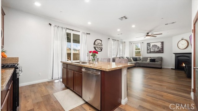 Detail Gallery Image 11 of 43 For 3648 Fawn Lily Ln, San Bernardino,  CA 92407 - 6 Beds | 4 Baths