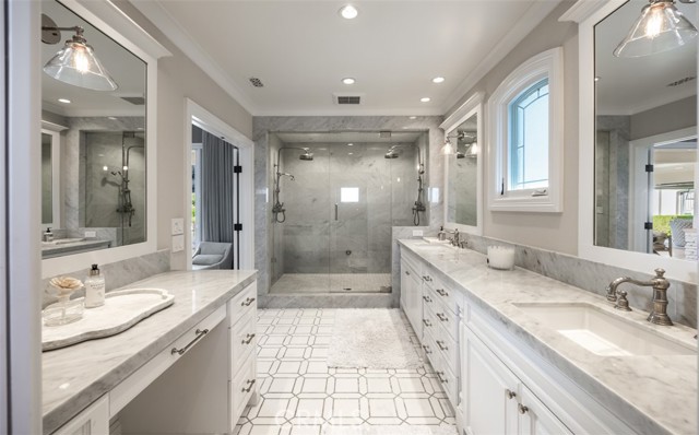 Detail Gallery Image 12 of 17 For 515 Cameo Highlands, Corona Del Mar,  CA 92625 - 4 Beds | 4 Baths