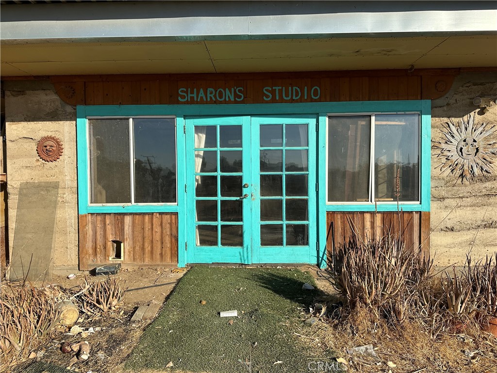 https://media.crmls.org/medias/894ded0e-a468-4619-887a-53188f95c38d.jpg?preset=X-Large