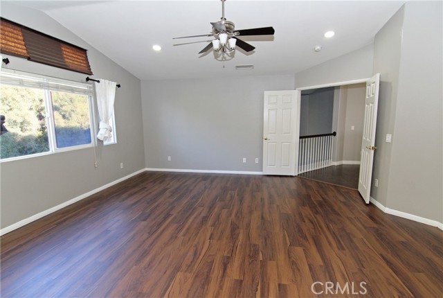 Detail Gallery Image 21 of 34 For 26426 Cardinal Dr, Canyon Country,  CA 91387 - 4 Beds | 3/1 Baths