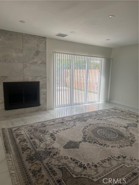 Detail Gallery Image 20 of 31 For 7127 White Oak, Reseda,  CA 91335 - 4 Beds | 3 Baths