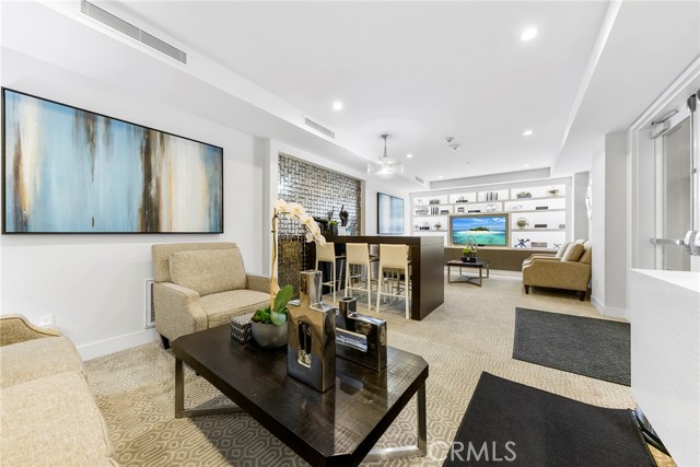 Detail Gallery Image 26 of 32 For 460 N Palm Dr #105,  Beverly Hills,  CA 90210 - 2 Beds | 2/1 Baths