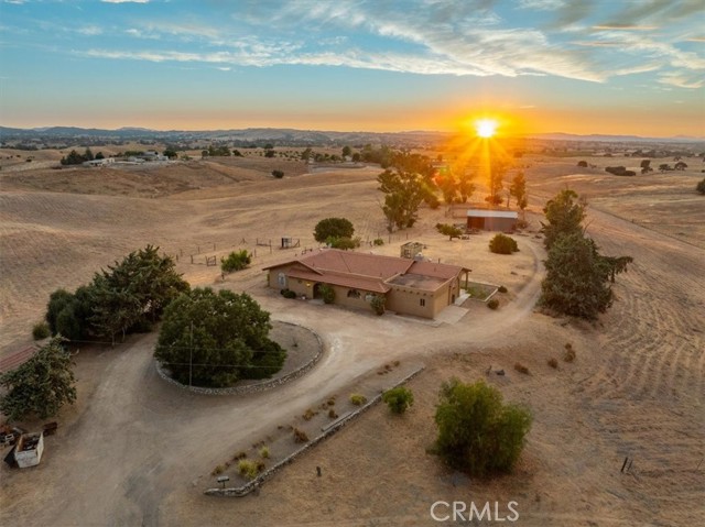 Detail Gallery Image 1 of 1 For 6950 Blue Curl Ln, Creston,  CA 93432 - 3 Beds | 3 Baths