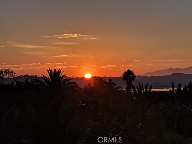 15192 Laguna Avenue, Lake Elsinore CA: https://media.crmls.org/medias/894f8413-04b6-4fc4-9fbd-1909a388712b.jpg