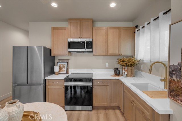 1123 E Ocean Blvd, Long Beach CA: https://media.crmls.org/medias/894f9670-de09-4c4a-9017-ed7939e24cf4.jpg