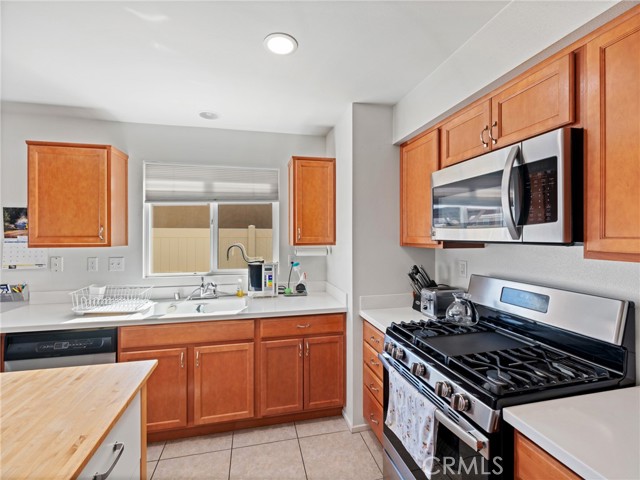 Detail Gallery Image 16 of 33 For 14304 Black Mountain Pl, Victorville,  CA 92394 - 5 Beds | 2 Baths
