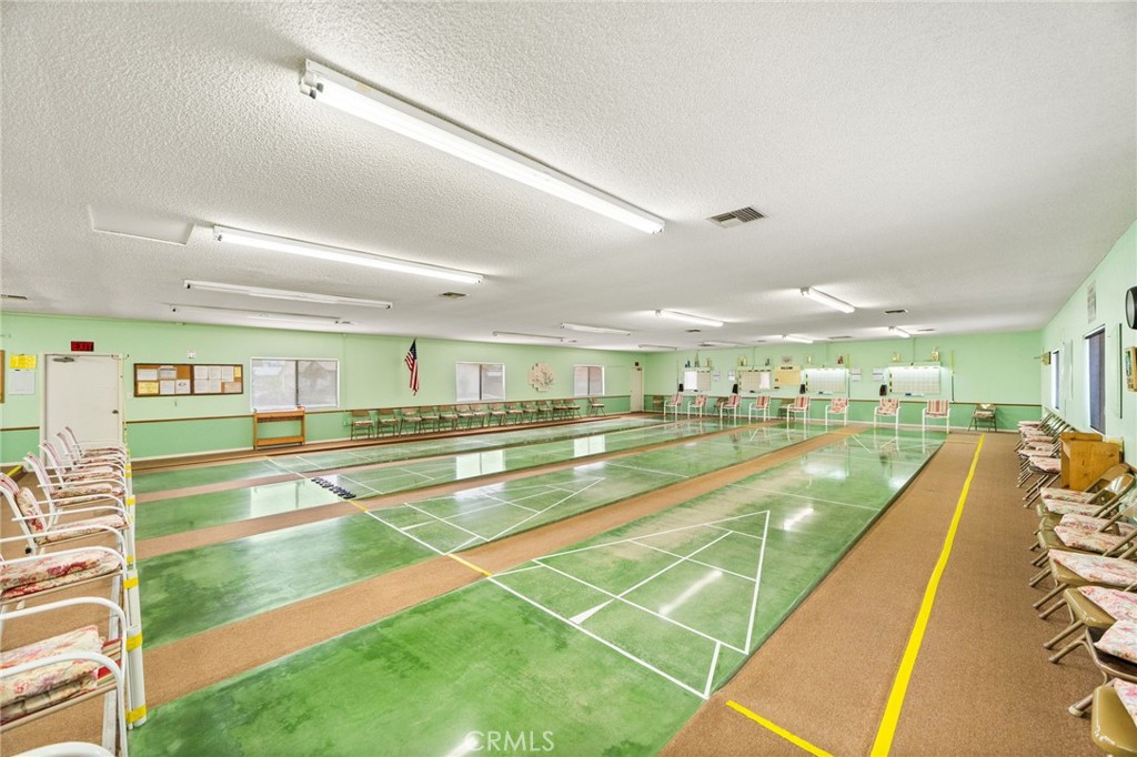 https://media.crmls.org/medias/894fb9e8-502f-4d22-928e-f4175d6ea33c.jpg?preset=X-Large