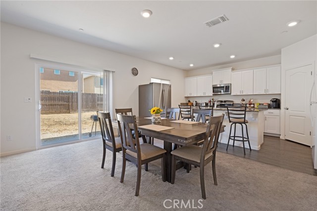Detail Gallery Image 14 of 42 For 657 Phelps Dr, Merced,  CA 95348 - 6 Beds | 4/1 Baths