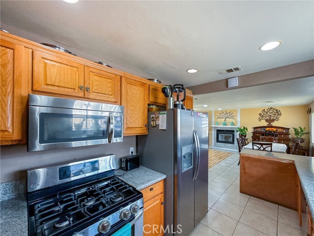 Detail Gallery Image 16 of 47 For 45431 Sancroft Ave, Lancaster,  CA 93535 - 4 Beds | 2 Baths