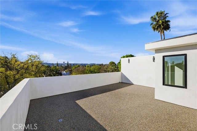 Detail Gallery Image 17 of 19 For 13602 Burbank Bld, Sherman Oaks,  CA 91401 - 4 Beds | 4/1 Baths