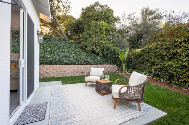 2217 Estribo Drive, Rolling Hills Estates CA: https://media.crmls.org/medias/8950a203-99e2-4be0-85c0-c490fb8d3369.jpg