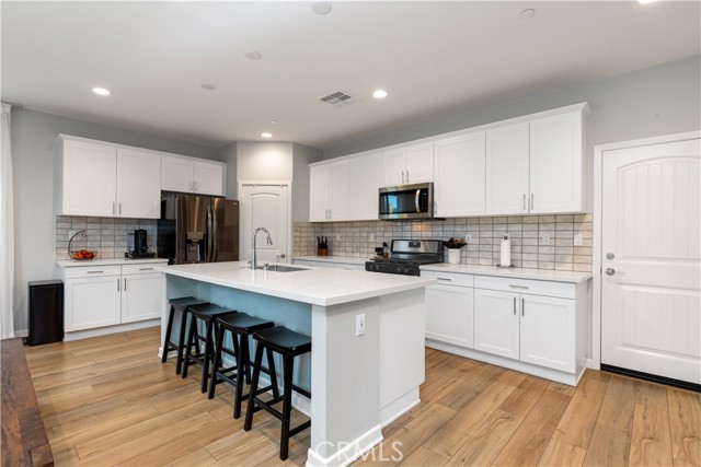 Detail Gallery Image 8 of 31 For 24944 Fortress Ct, Moreno Valley,  CA 92553 - 4 Beds | 2/1 Baths