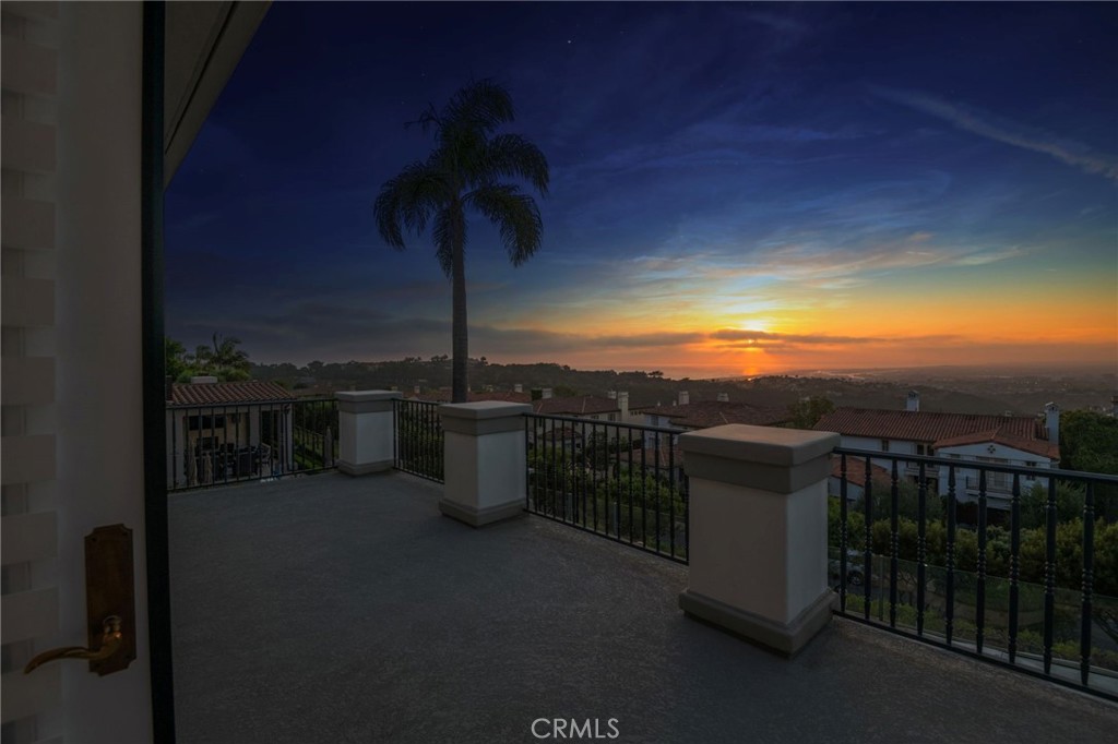https://media.crmls.org/medias/89514b81-23d9-437f-b66c-3dad14a1e270.jpg?preset=X-Large