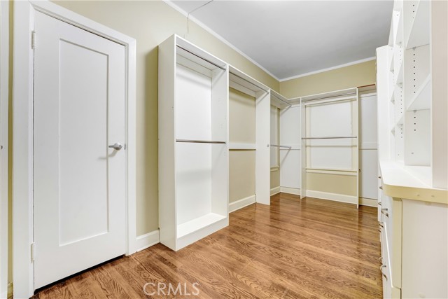 816 S Longwood, Los Angeles CA: https://media.crmls.org/medias/8951881f-173d-4e14-a146-89260be2557c.jpg