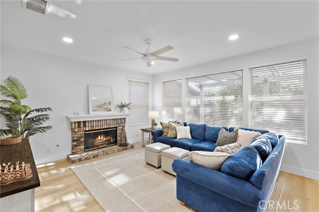 Detail Gallery Image 3 of 34 For 19361 Jasper Hill, Lake Forest,  CA 92679 - 4 Beds | 3 Baths