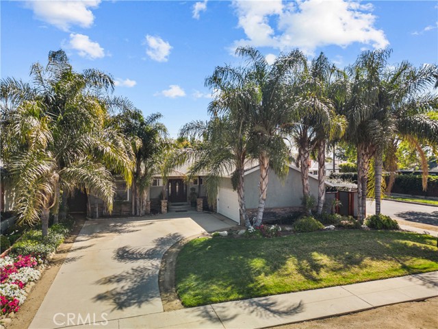 Detail Gallery Image 3 of 59 For 10500 Swinton Ave, Granada Hills,  CA 91344 - 3 Beds | 2 Baths