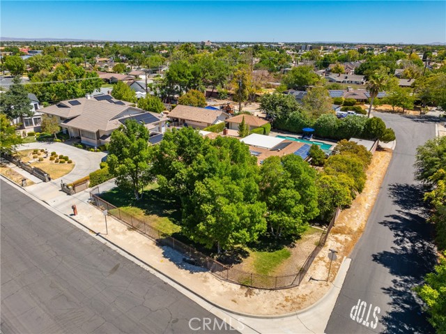 Detail Gallery Image 5 of 51 For 43804 Fenner Ave, Lancaster,  CA 93536 - 5 Beds | 2 Baths