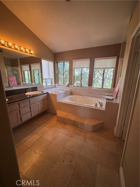 Detail Gallery Image 16 of 19 For 8043 Tuscany St, Fontana,  CA 92336 - 5 Beds | 3 Baths