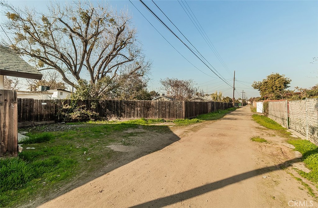 https://media.crmls.org/medias/89536124-99e0-4456-b0cb-cdd56c747353.jpg?preset=X-Large