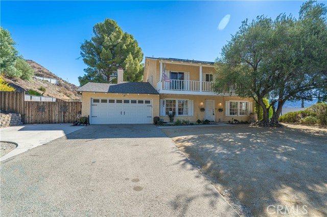 Detail Gallery Image 4 of 61 For 28816 Kenroy Ave, Canyon Country,  CA 91387 - 5 Beds | 3 Baths