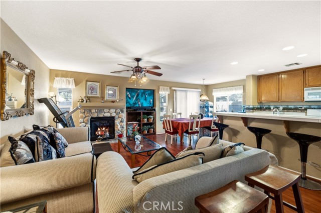 Detail Gallery Image 15 of 43 For 1549 Thomas Dr, Lancaster,  CA 93535 - 4 Beds | 3 Baths