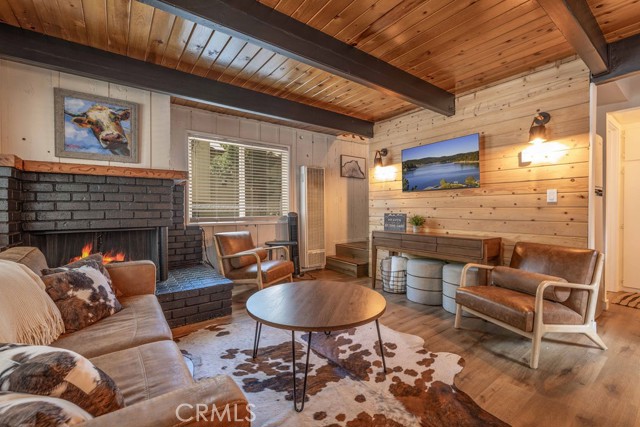 Detail Gallery Image 4 of 15 For 721 E Meadow Ln, Big Bear City,  CA 92314 - 3 Beds | 1 Baths