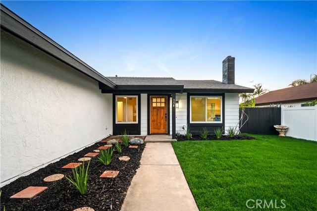 554 E Fairfield Court, Ontario CA: https://media.crmls.org/medias/8954e6cc-9192-4779-9217-08a2da5b60aa.jpg