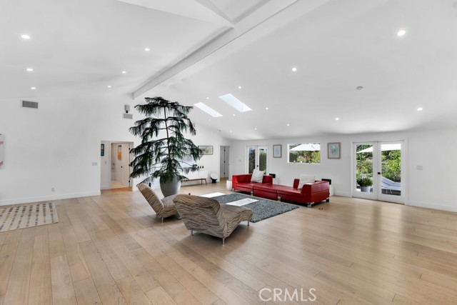 Image 9 of 57 For 3843 Hayvenhurst Avenue