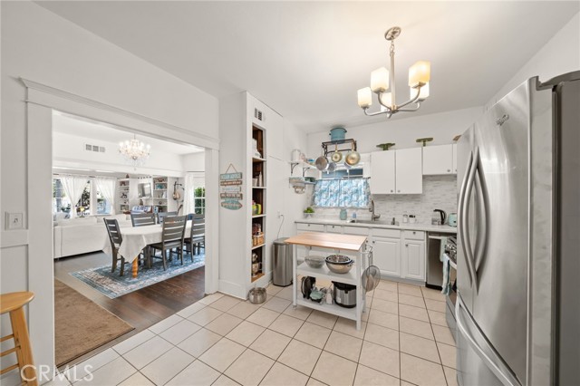 373 W Santa Cruz Street, San Pedro CA: https://media.crmls.org/medias/895554b0-634c-4862-afd0-7aef49db337b.jpg