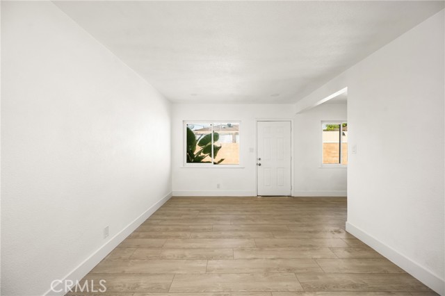 Detail Gallery Image 6 of 36 For 825 S Shelton St, Santa Ana,  CA 92703 - – Beds | – Baths