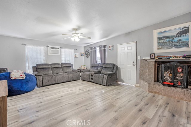 Detail Gallery Image 9 of 42 For 18325 El Molino, Bloomington,  CA 92316 - 3 Beds | 1 Baths