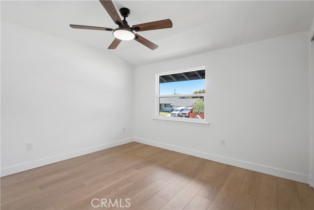 270 Fairfax Avenue, Ventura CA: https://media.crmls.org/medias/8957d5cb-48d3-4f53-b505-7e8acf3cc59d.jpg