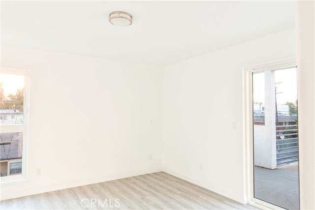 14616 Vanowen photo 15