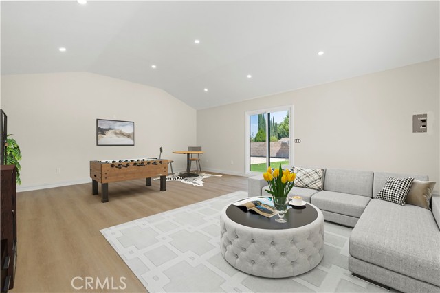 23701 Sylvan Street, Woodland Hills CA: https://media.crmls.org/medias/8958c648-cd5b-4191-9afc-15c91ca2290c.jpg