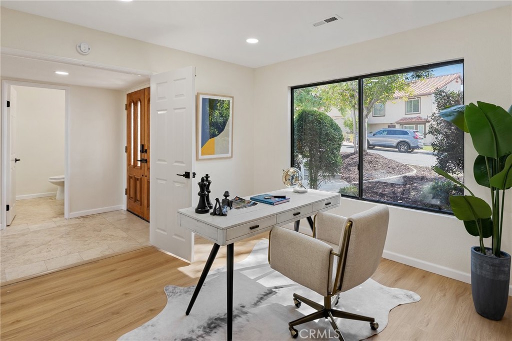 MLS #WS25241279 image #7