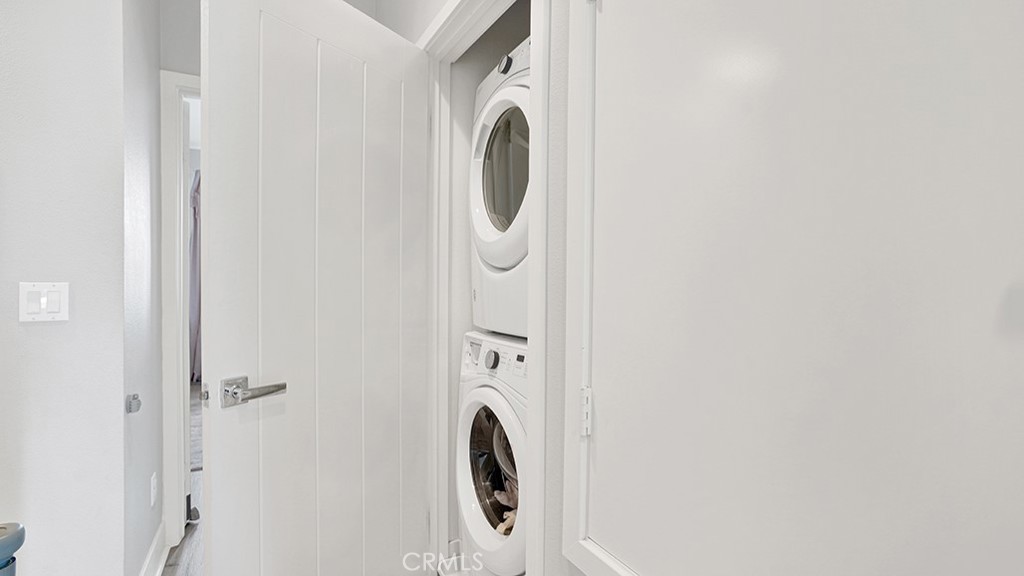 https://media.crmls.org/medias/8958f3b0-ed31-47f9-b7f0-61b5971e3486.jpg?preset=X-Large
